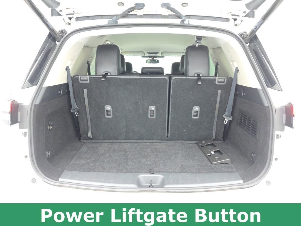 2022 Nissan Pathfinder SL 4WD