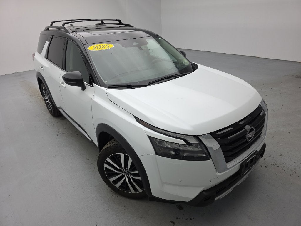 2025 Nissan Pathfinder Platinum FWD