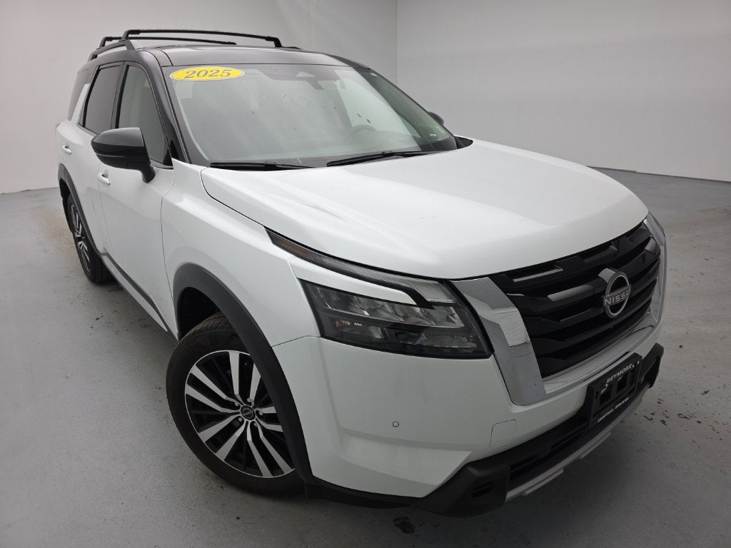 2025 Nissan Pathfinder Platinum FWD