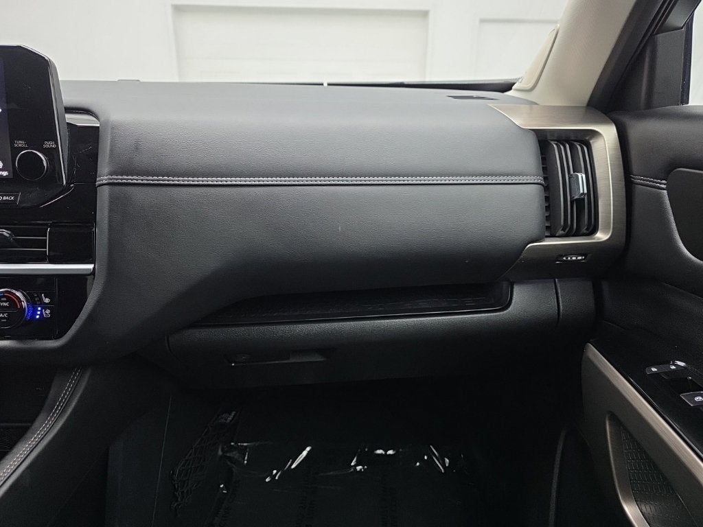 2025 Nissan Pathfinder Platinum FWD
