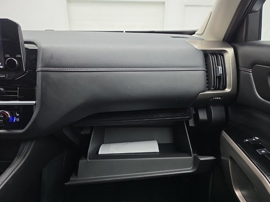 2025 Nissan Pathfinder Platinum FWD