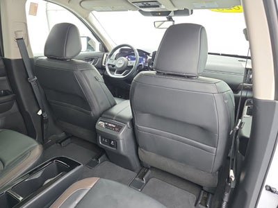 2025 Nissan Pathfinder Platinum FWD