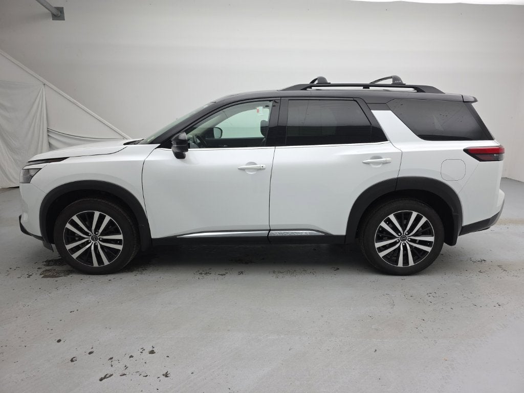 2025 Nissan Pathfinder Platinum FWD