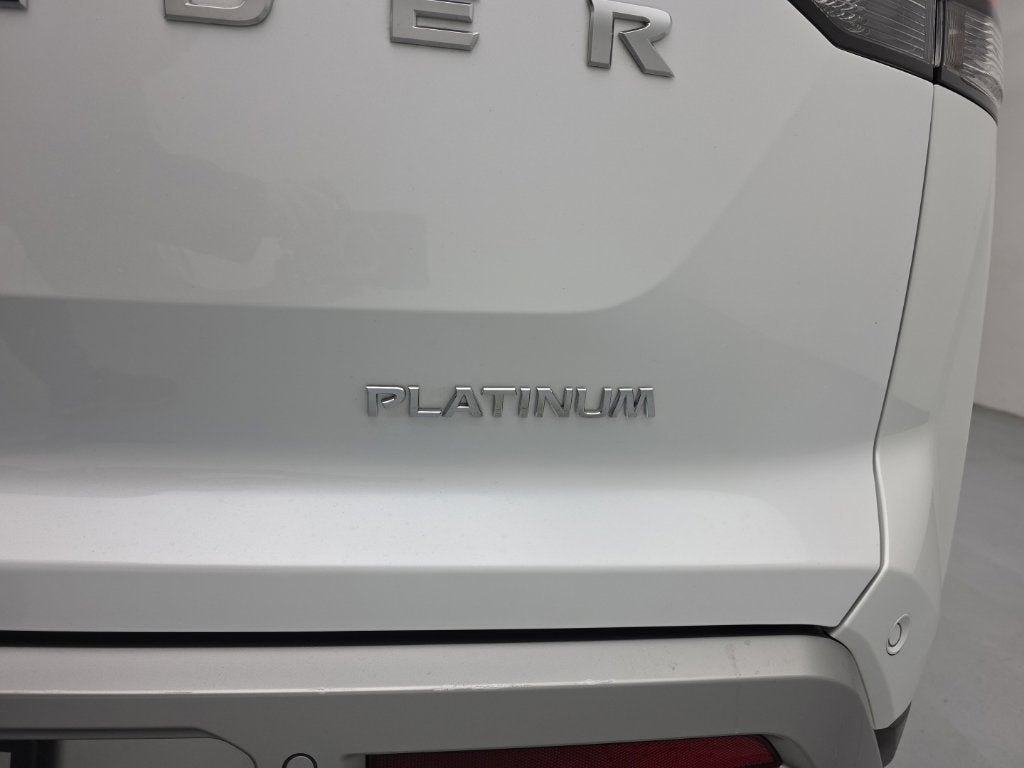 2025 Nissan Pathfinder Platinum FWD