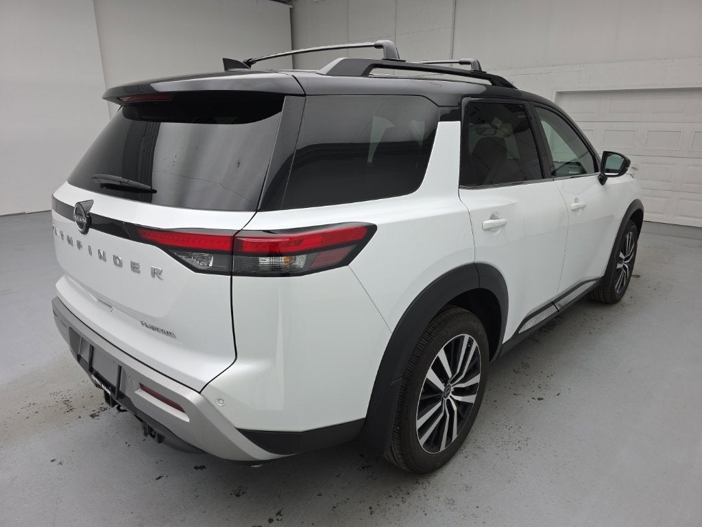 2025 Nissan Pathfinder Platinum FWD