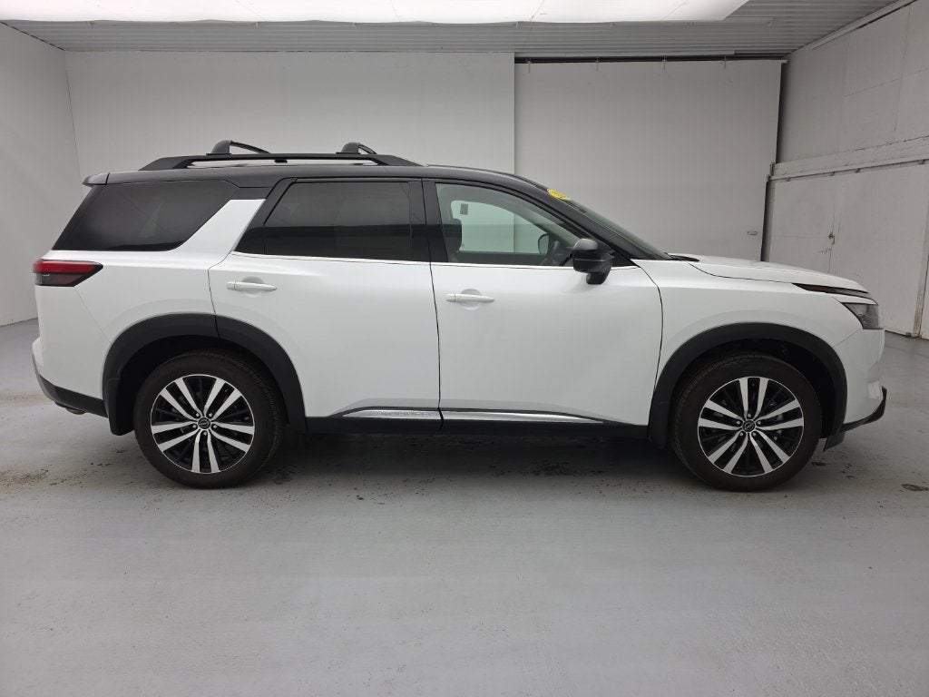 2025 Nissan Pathfinder Platinum FWD