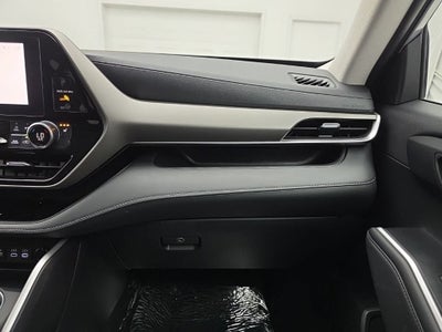 2024 Toyota Highlander Hybrid XLE