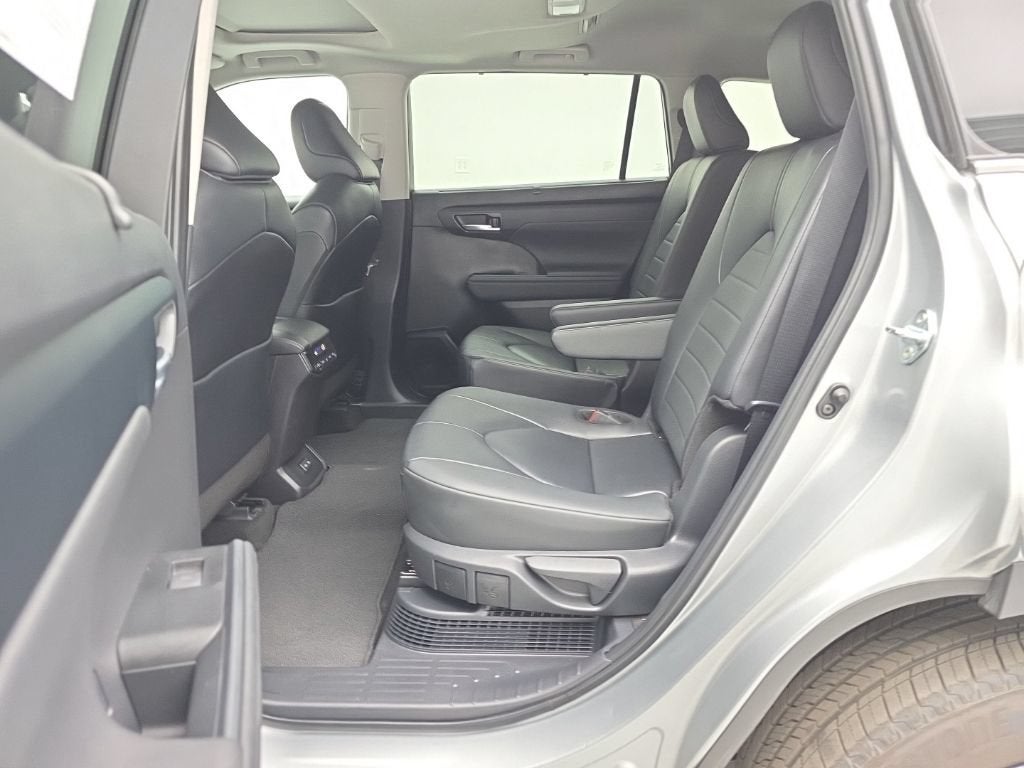 2024 Toyota Highlander Hybrid XLE