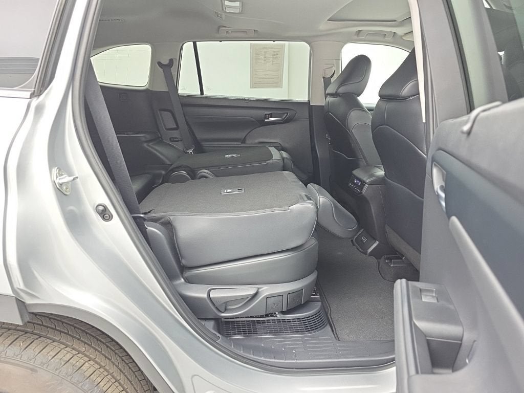 2024 Toyota Highlander Hybrid XLE