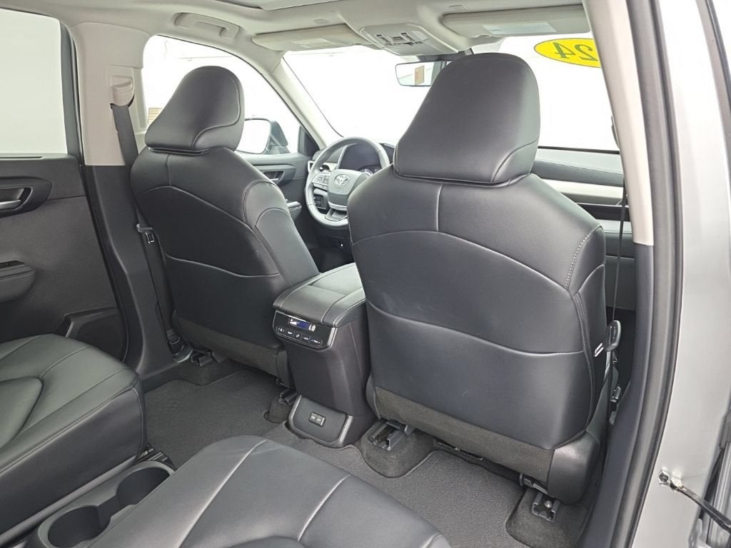 2024 Toyota Highlander Hybrid XLE