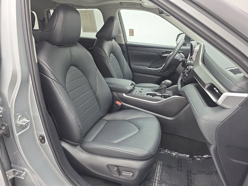 2024 Toyota Highlander Hybrid XLE