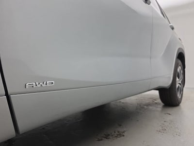 2024 Toyota Highlander Hybrid XLE