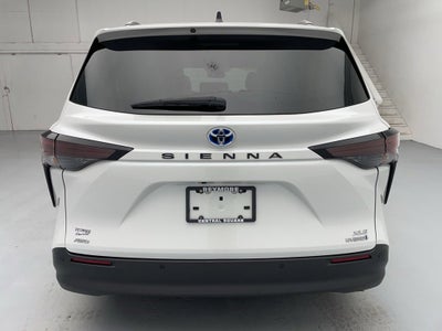 2023 Toyota Sienna XLE