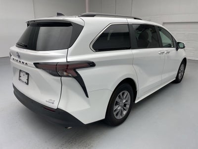 2023 Toyota Sienna XLE