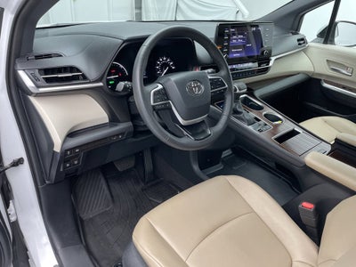 2023 Toyota Sienna XLE