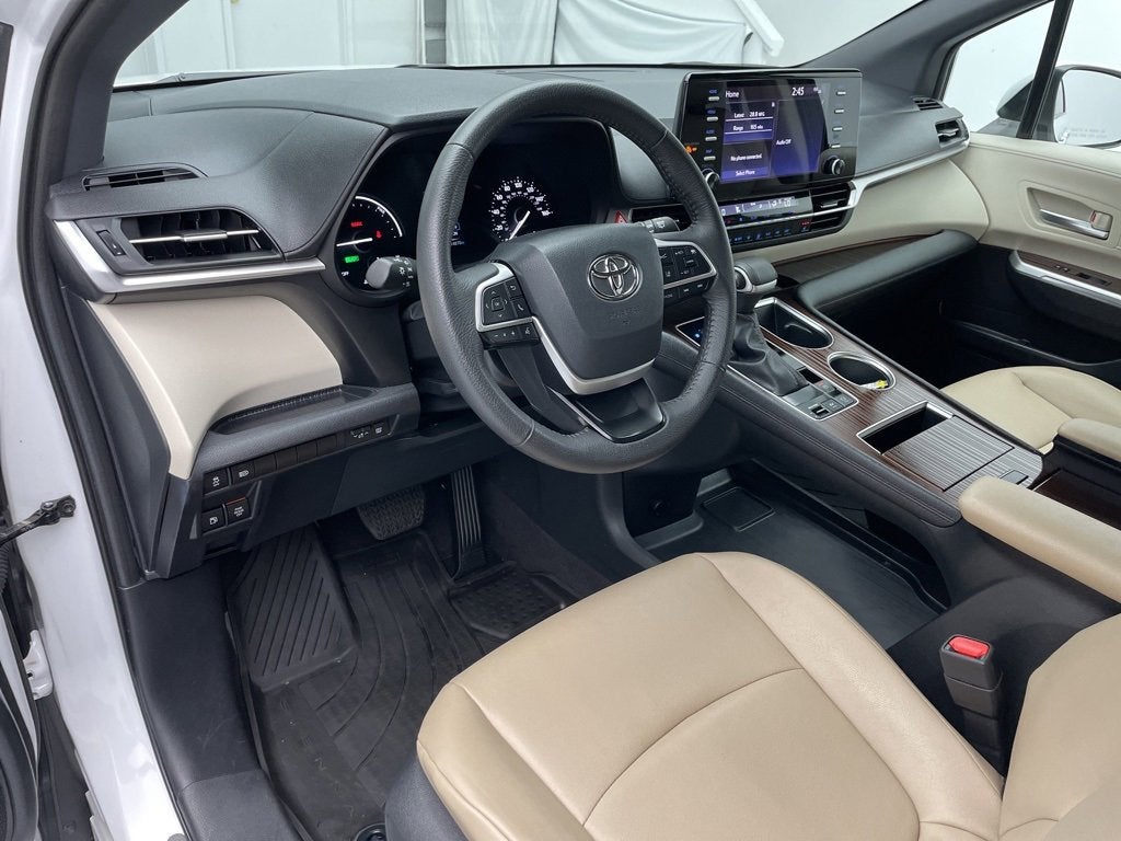 2023 Toyota Sienna XLE