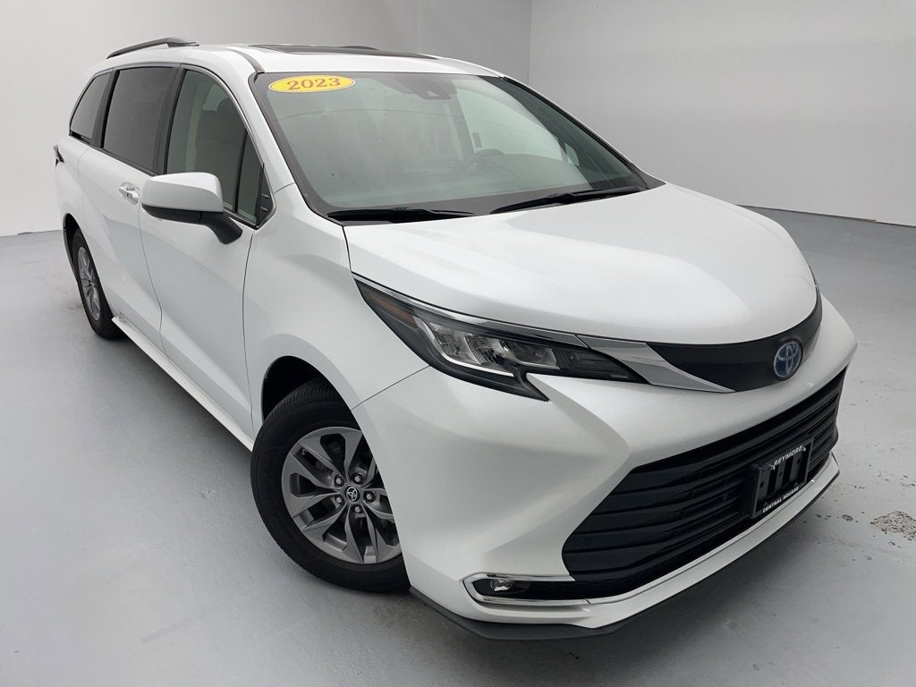 2023 Toyota Sienna XLE