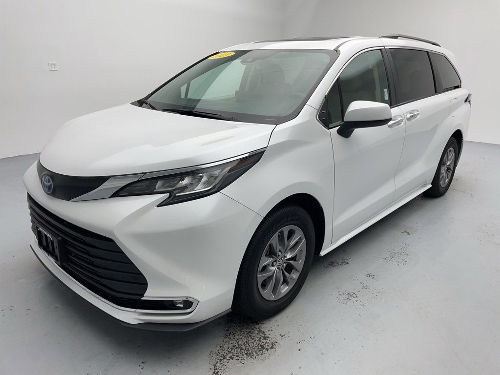2023 Toyota Sienna XLE