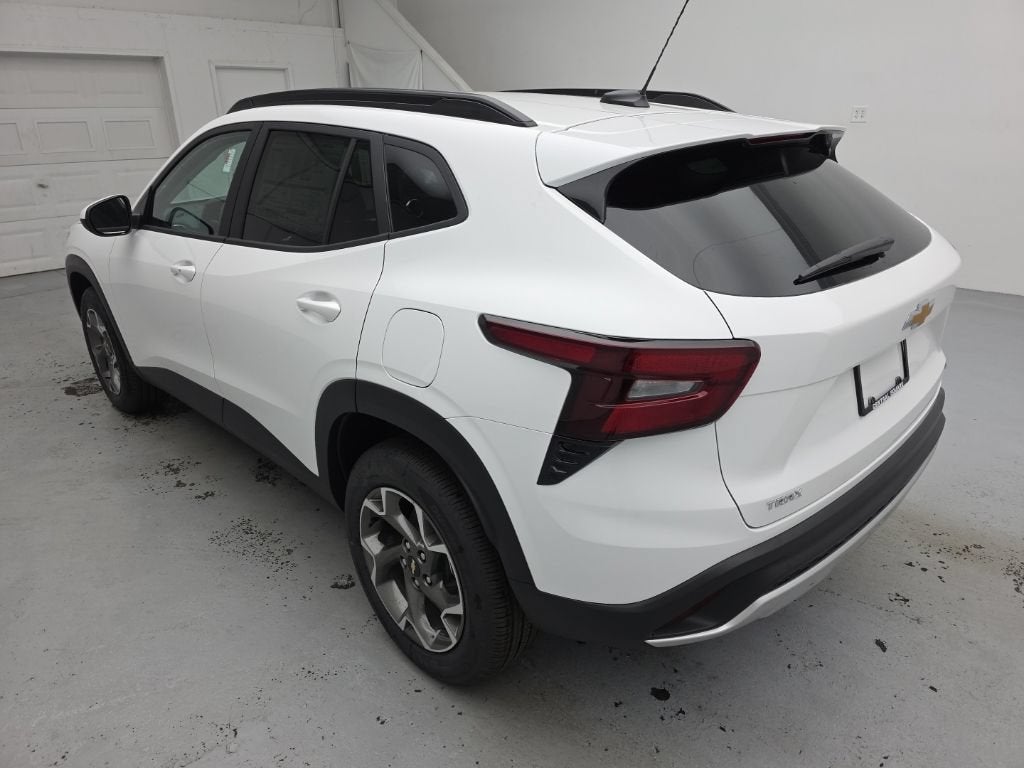2026 Chevrolet Trax LT - Photo 10