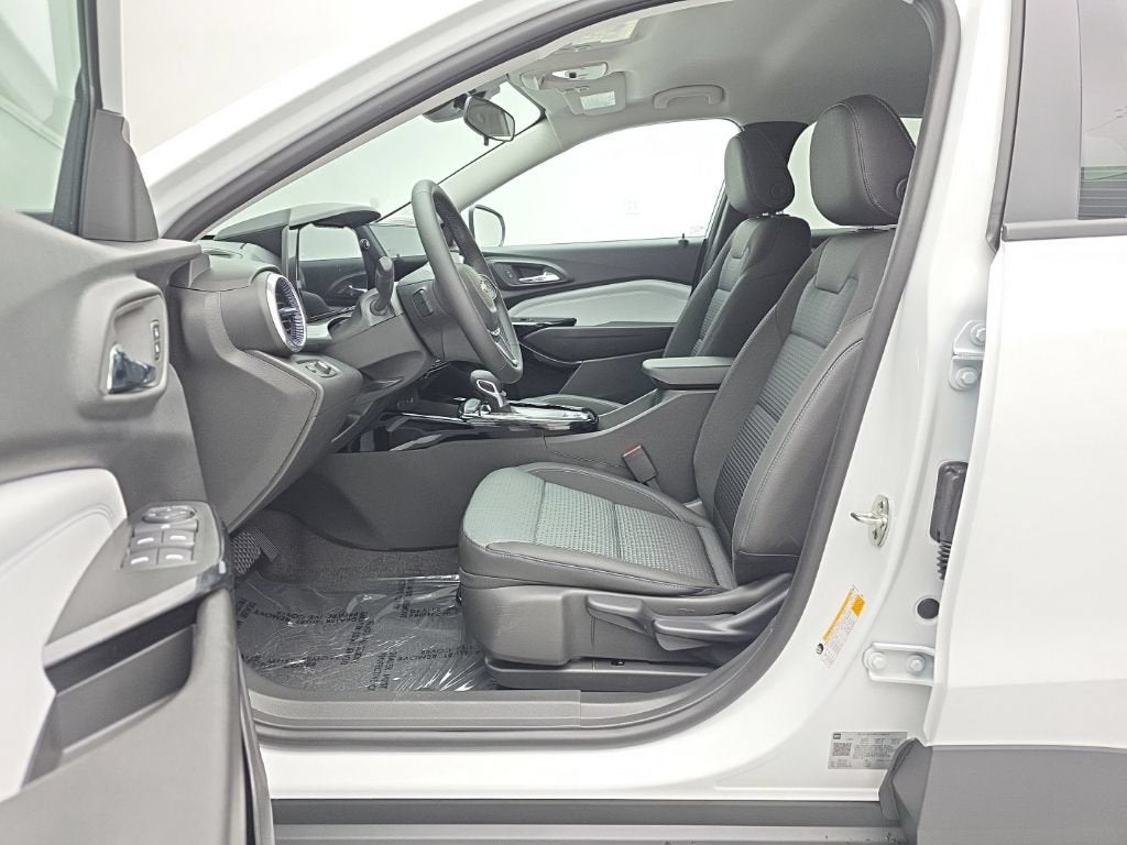 2026 Chevrolet Trax LT - Photo 14