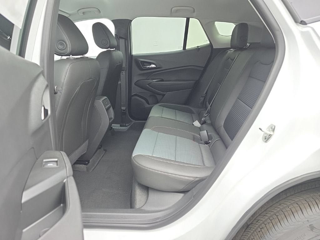 2026 Chevrolet Trax LT - Photo 40