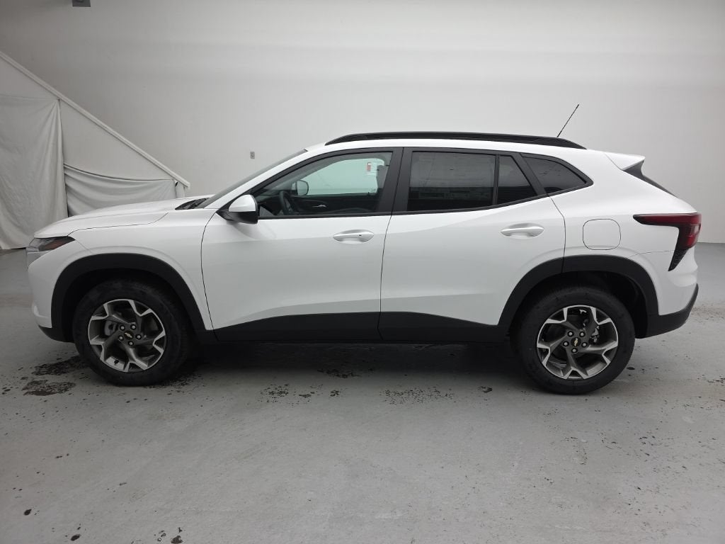 2026 Chevrolet Trax LT - Photo 8