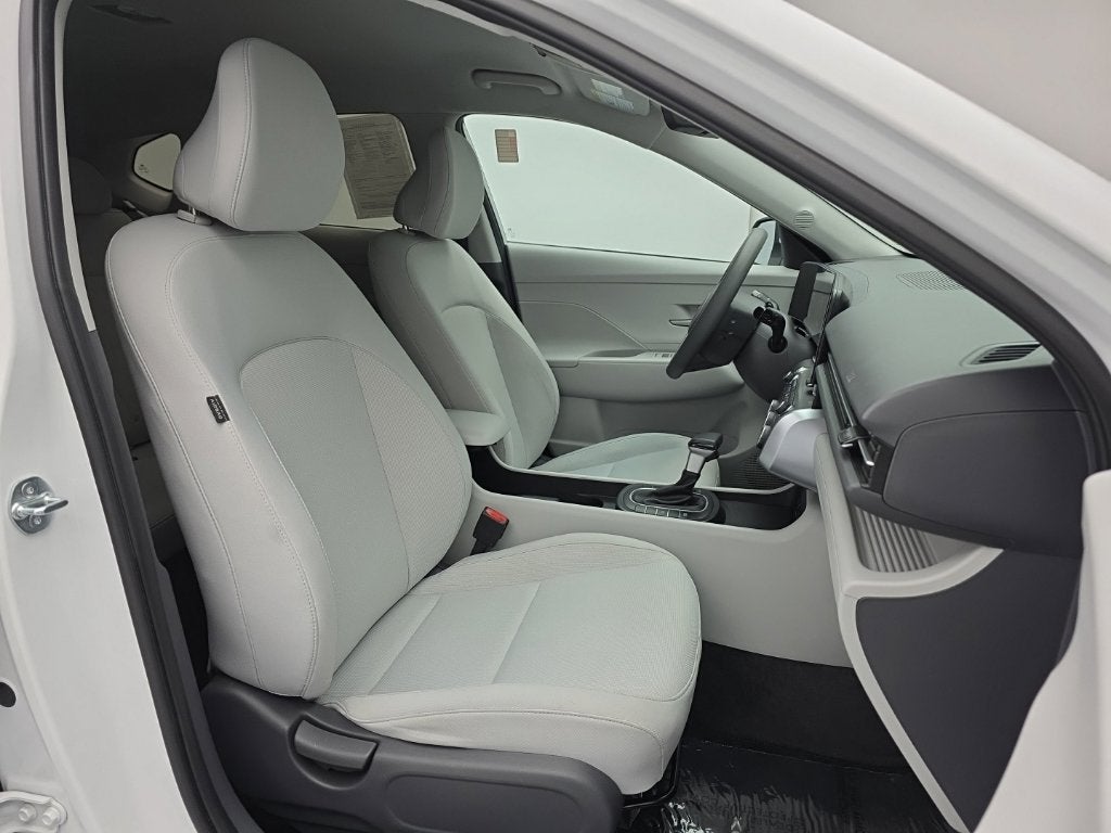 2025 Hyundai Kona SE