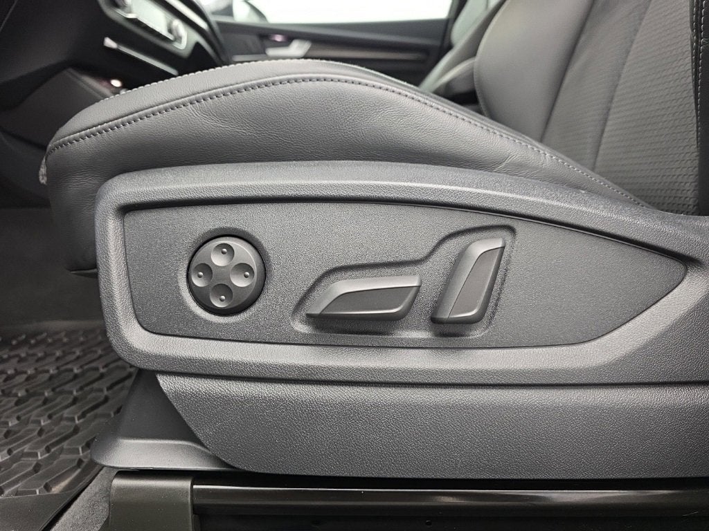 2024 Audi SQ5 Premium Plus TFSI quattro Tiptronic