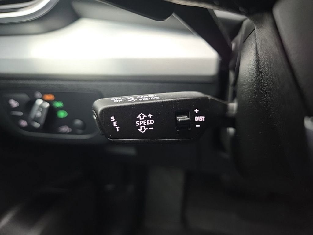 2024 Audi Q5 Premium Plus 55 TFSI e S line quattro S tronic