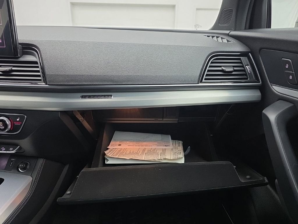 2024 Audi Q5 Premium Plus 55 TFSI e S line quattro S tronic